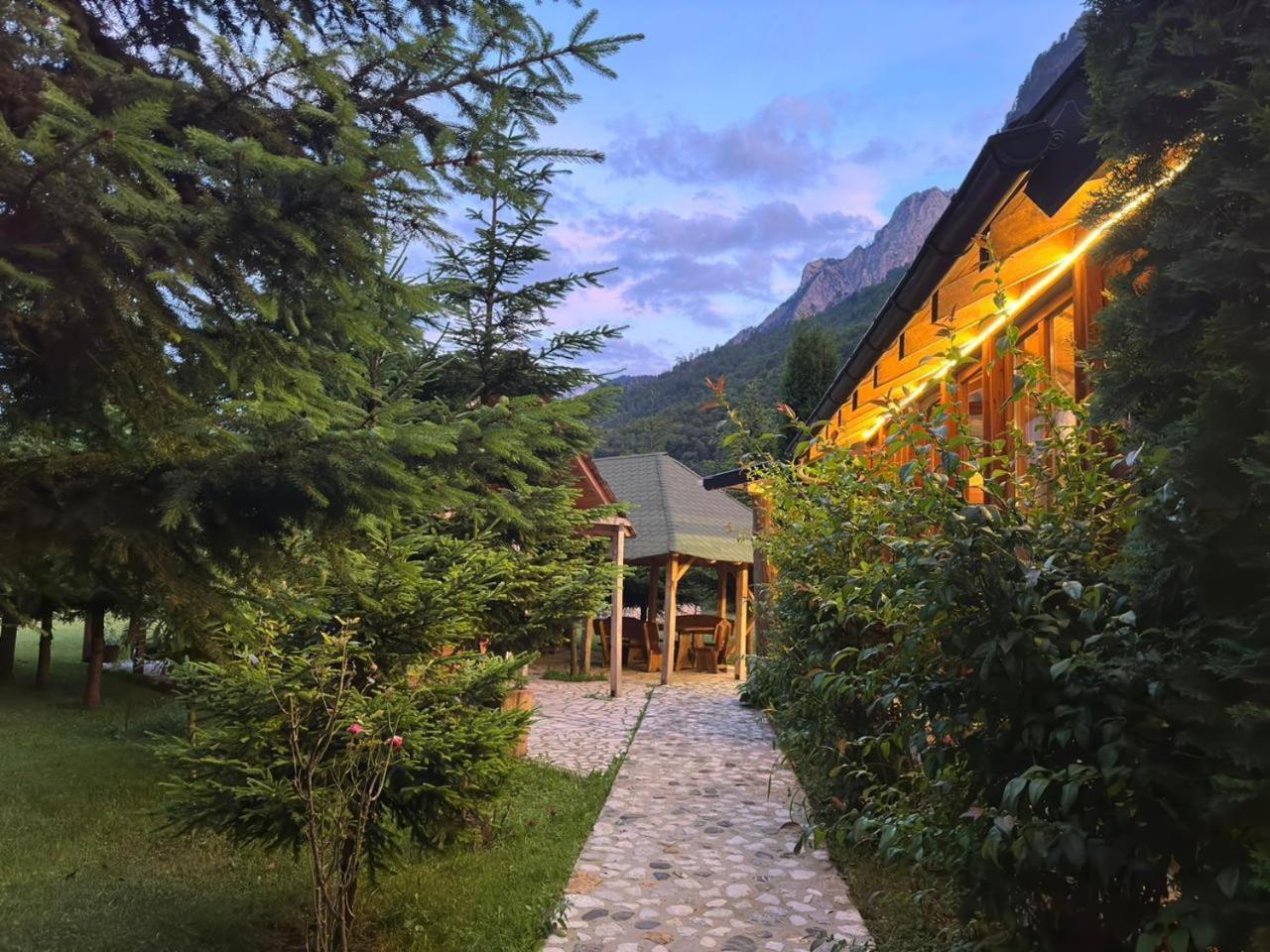 Valbona Relax Hotel Bagian luar foto