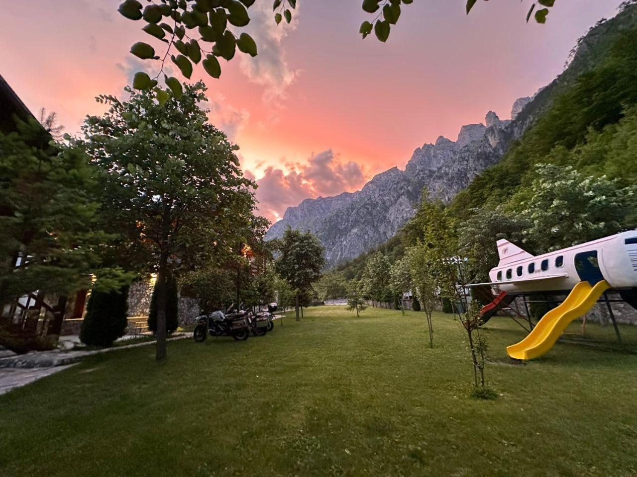 Valbona Relax Hotel Bagian luar foto