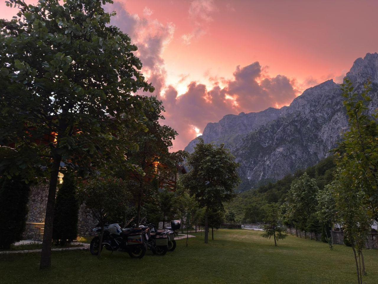 Valbona Relax Hotel Bagian luar foto