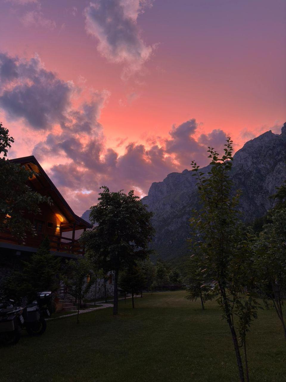 Valbona Relax Hotel Bagian luar foto