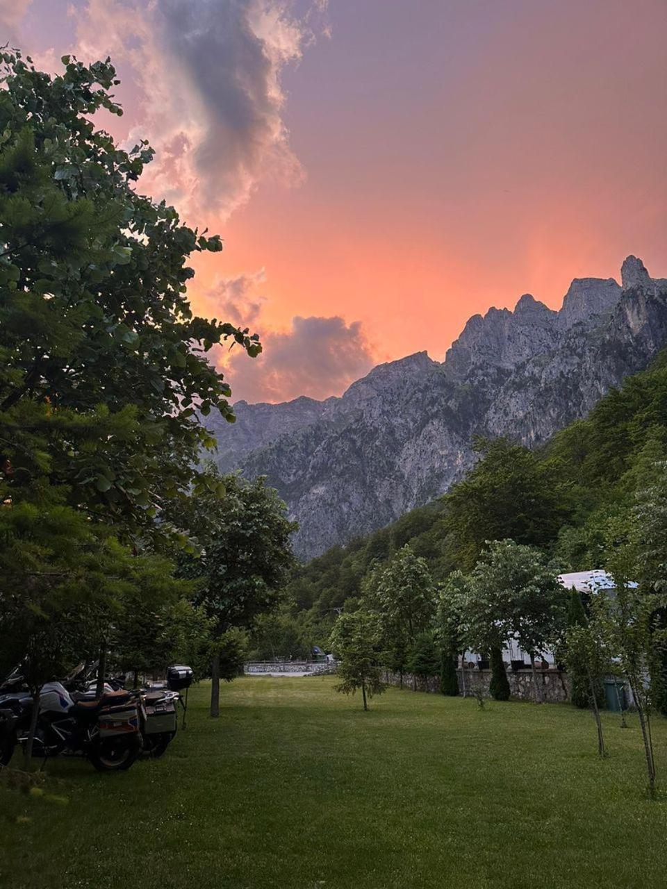 Valbona Relax Hotel Bagian luar foto